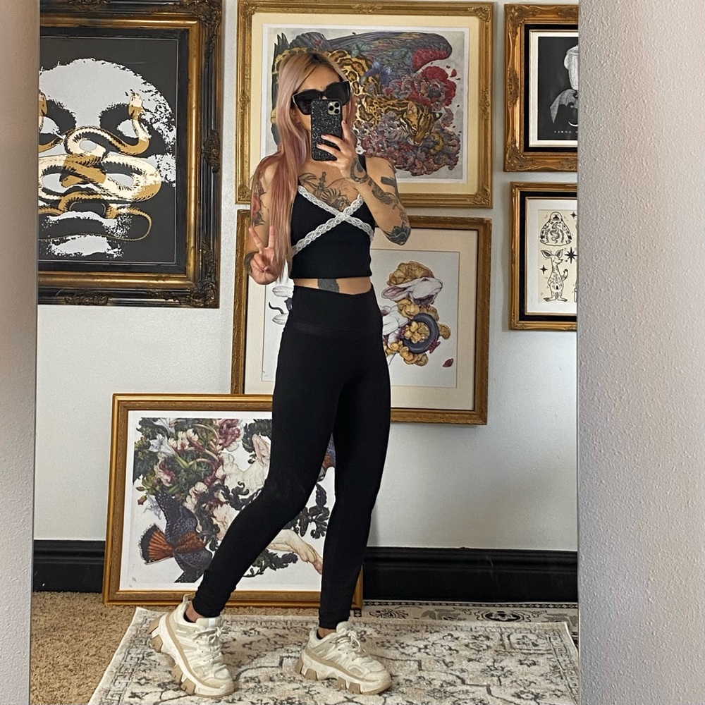 - Bootyful black high waisted leggings size extra small